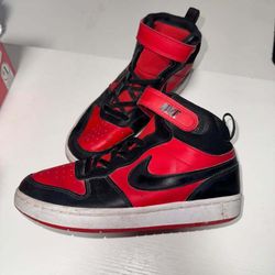 Nike Court Borough Mid 2 sneakers boys size 3