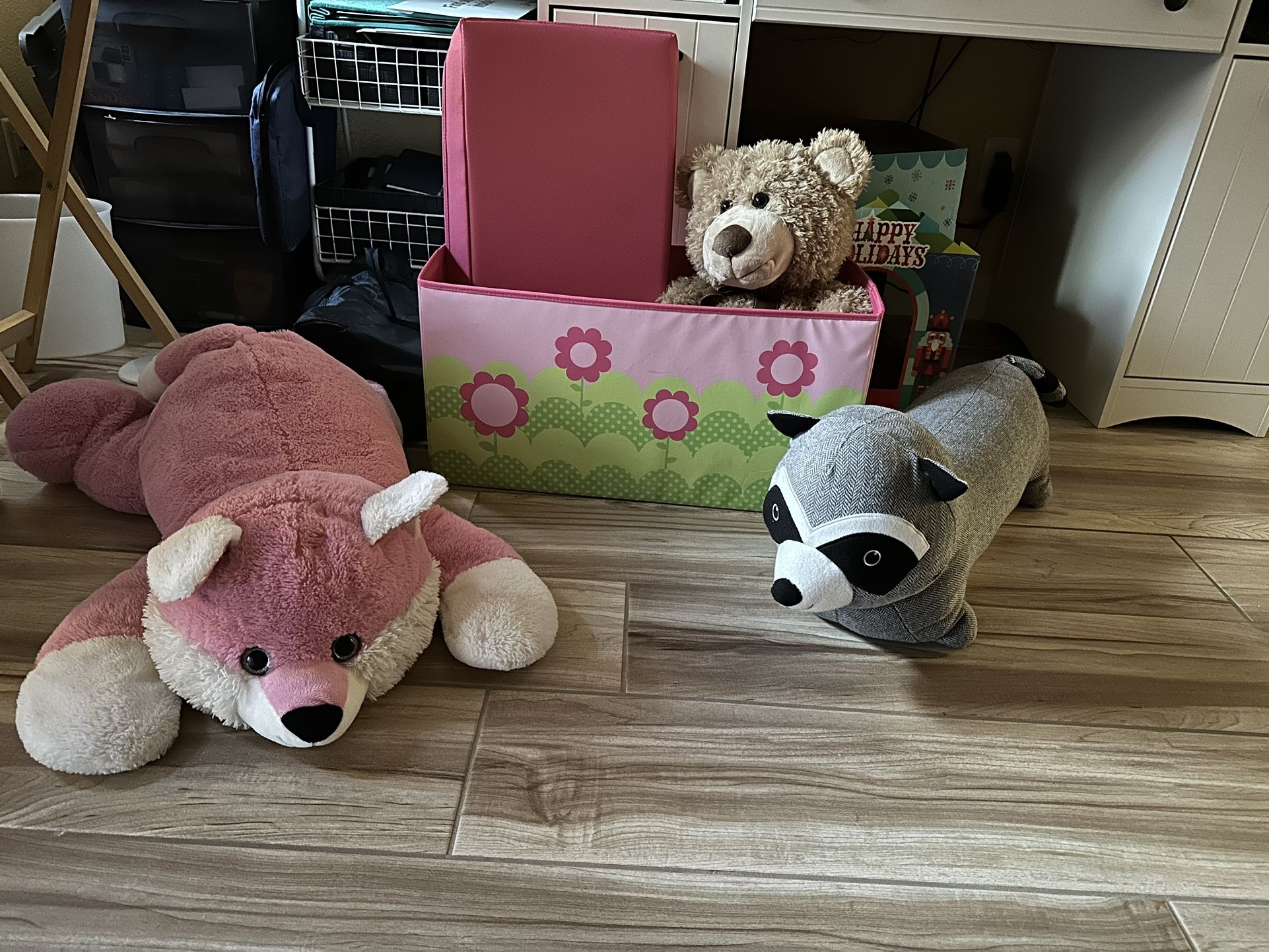 Large Stuffed Animals And Flower Chest