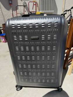 Samsonite Large Hardside Spinner Suitcase – 360° Wheels – Excellent Working Condition 