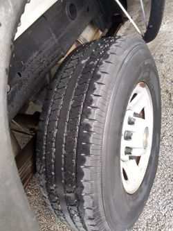 Rin and tire Chevy Silverado 2500