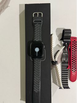 Apple iWatch Nike SE 44M cellular