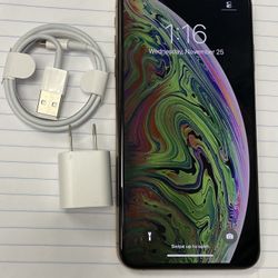 Factory unlocked iPhone XS Max 64 gb sold with warranty 