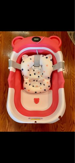Collapsible baby bathtub