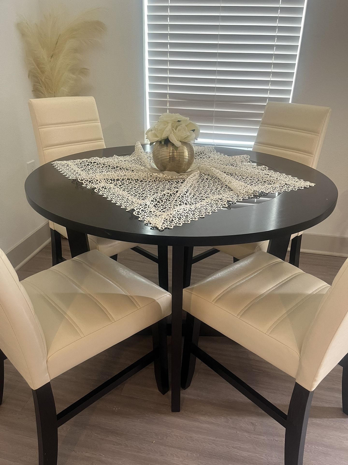 Dining Table With 4 Chairs 