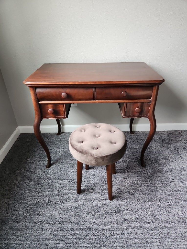 1907 Antique Mahogany Queen Anne Vanity/Desk