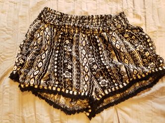 Girls Small Black/White Shorts
