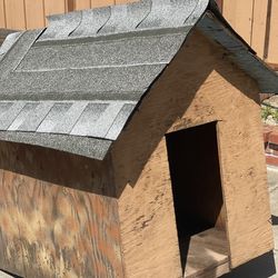 Doggie House Moving Out Sales 