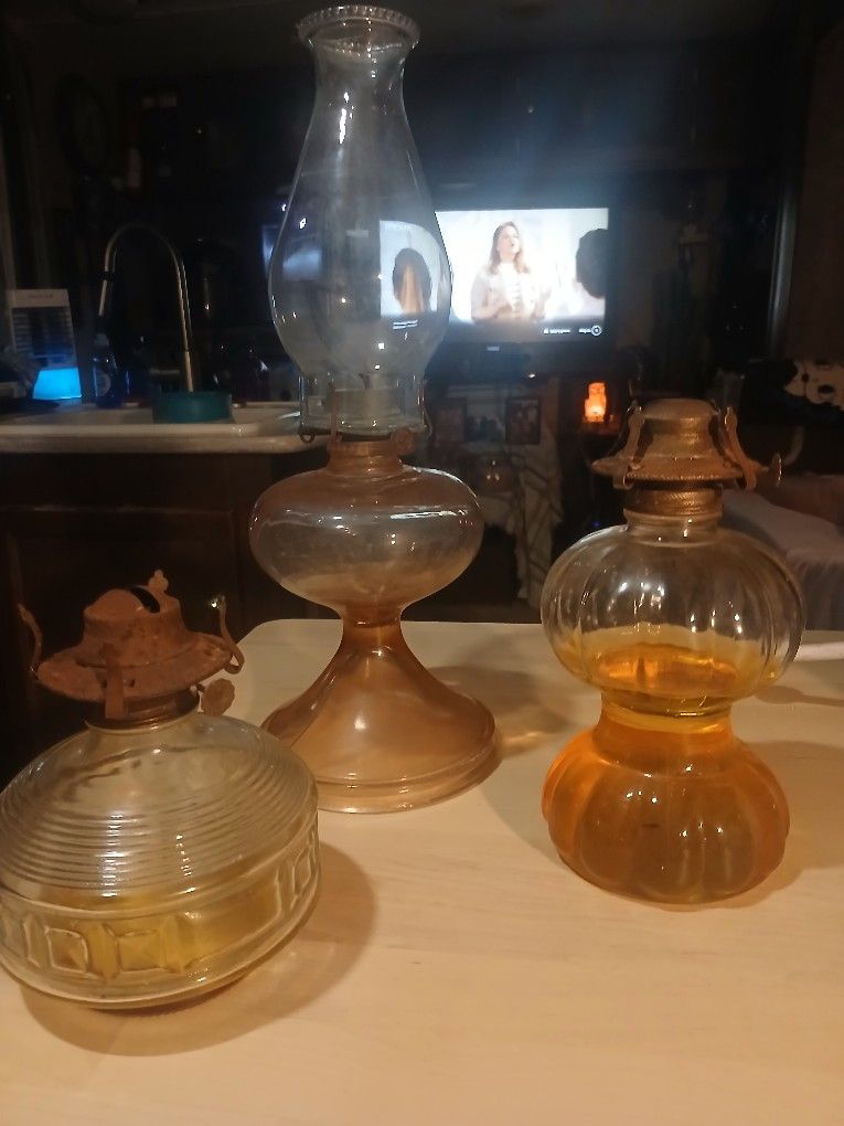 Vintage Pink Oil Lamps With Eagle Burner