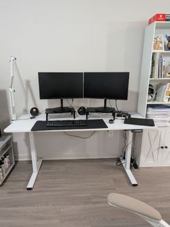 Moving Sale – White Standing Desk - $85