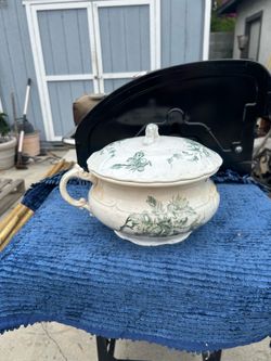 Antique soup pot
