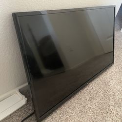 32” TCL Roku LCD TV - Model 32S335 - Excellent Condition