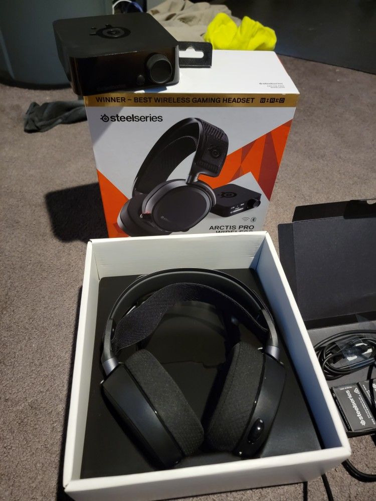 Steelseries Arctis Pro Wireless Gaming Headset