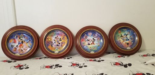 4 DISNEY PLATES Magical Disney Moments with Frames.