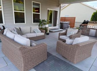 High End Rattan Sectional and Swivel Chairs Outdoor Furniture *New*