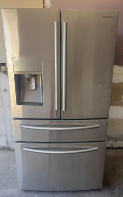 SAMSUNG REFRIGERATOR