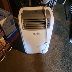 Black + Decker Portable A/c 
