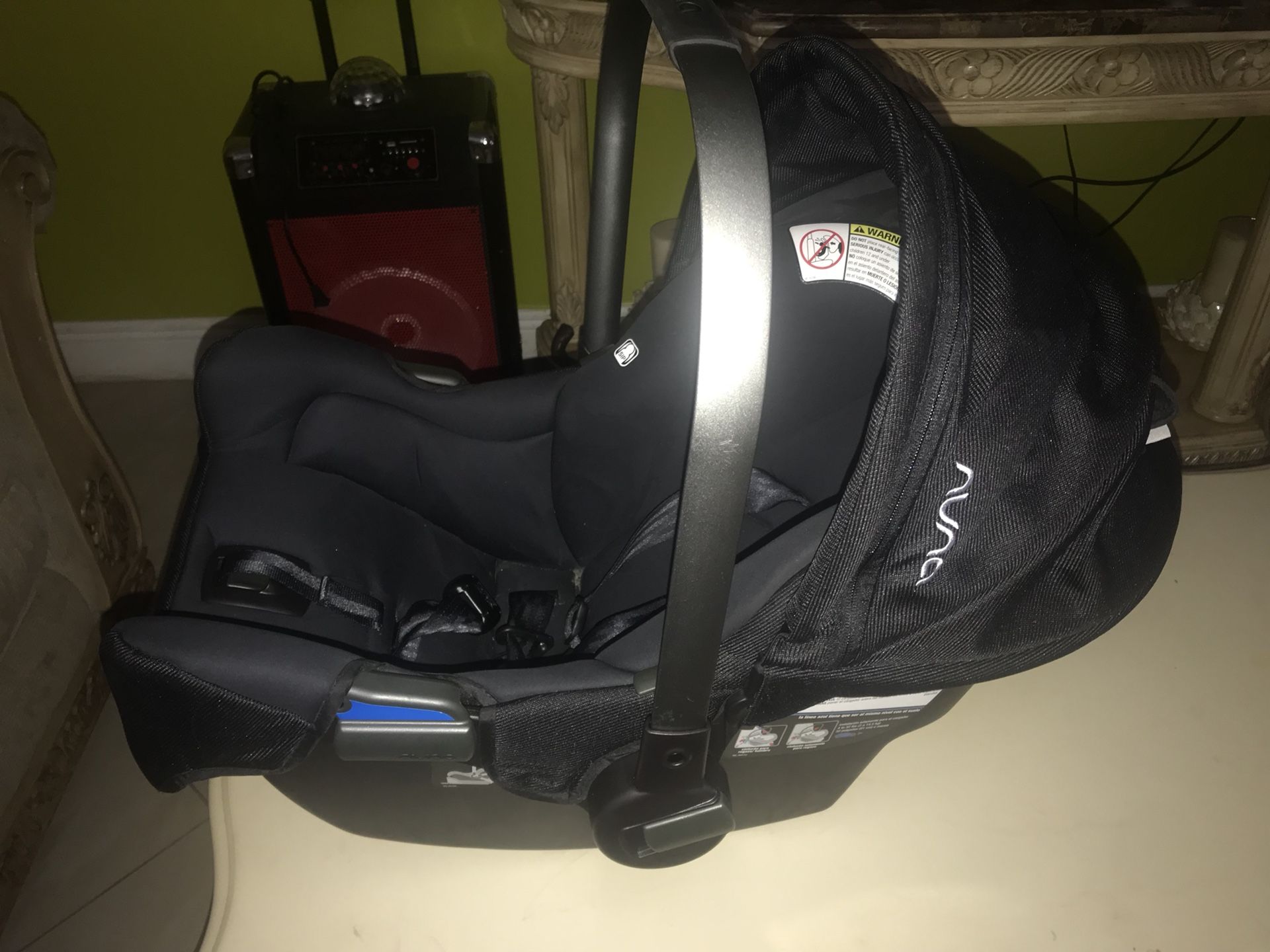 Car Seat! Nuna like new for baby, New technology Need Gone today