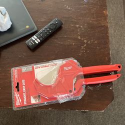 Ratcheting Pipe Cutter