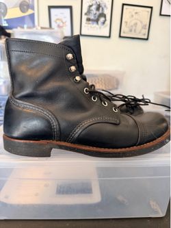 Red Wing 8114 Iron Ranger size 8.5 Black Harness
