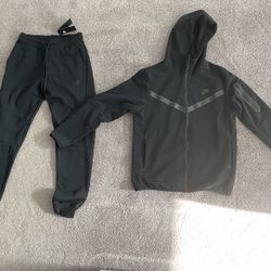 Nike Sportswear Tech Fleece Full-Zip Hoodie With Joggers