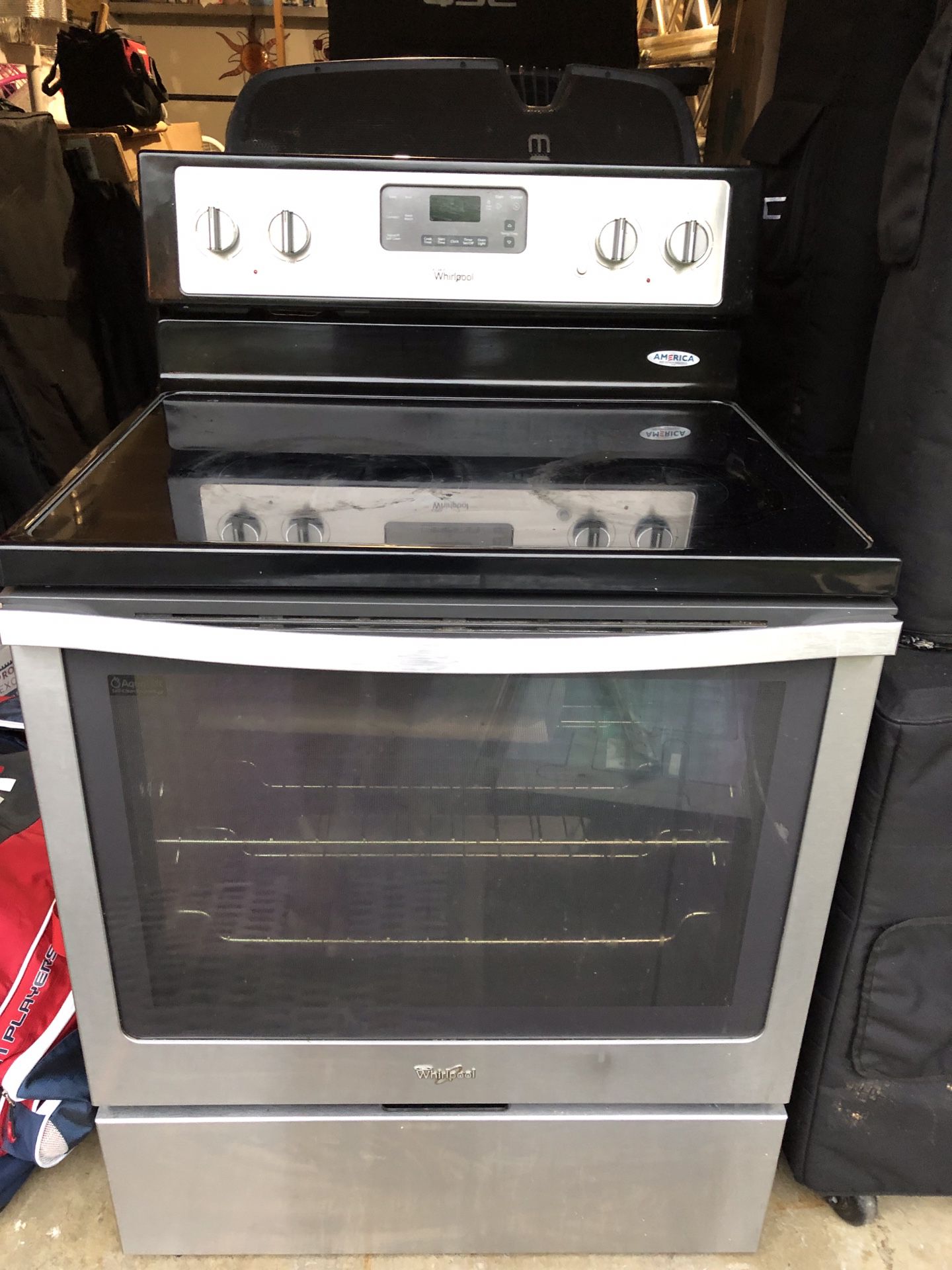 Electric range cooker plus microwave in excellent condition
