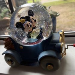 Vintage Snow-globe  Mickey And Minnie 