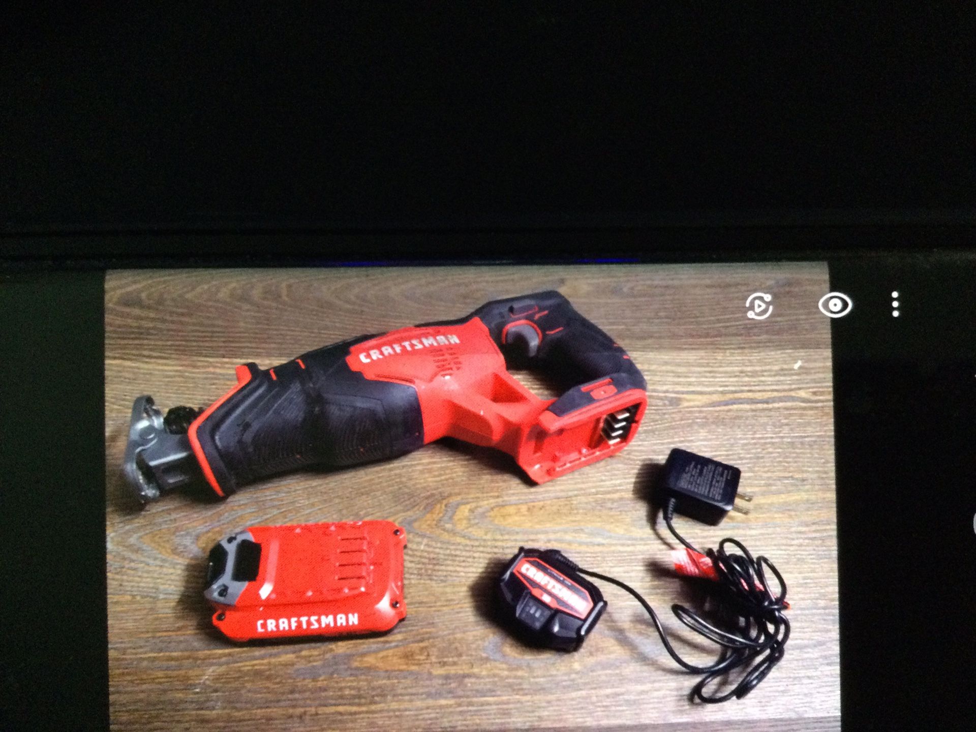 CRAFTSMAN CMCS300 20 V CORDLESS RECIPROCATING  SAW WITH BATTERY AND CHARGER…BLADE NOT INCLUDED..IN EXCELLENT CONDITION