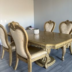 Dining Room Table 