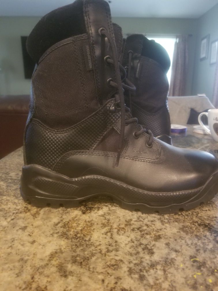 511 Men's boot. Brand new