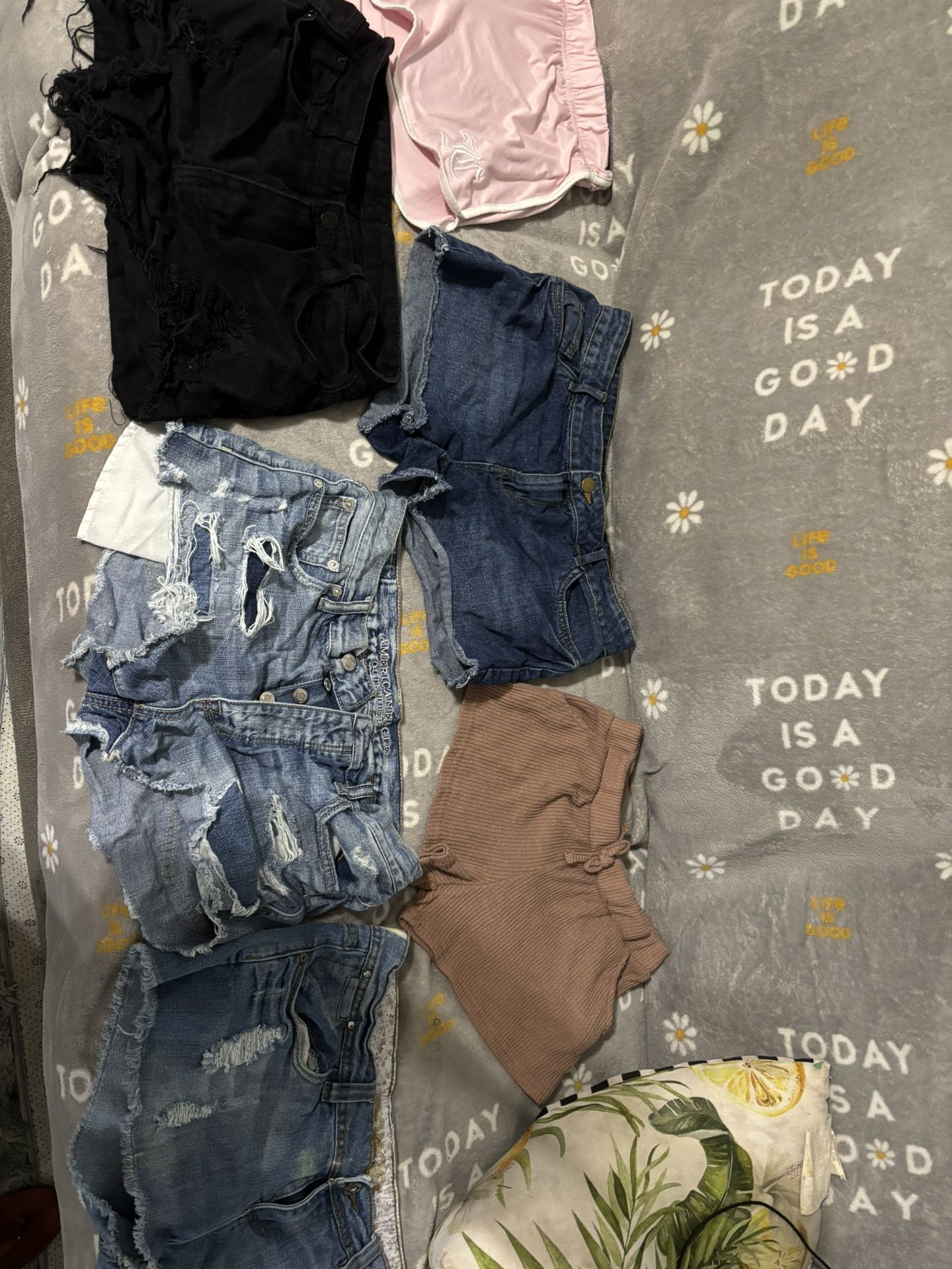Shorts 