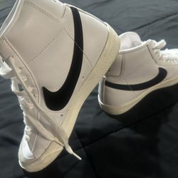 Nike Blazers 77