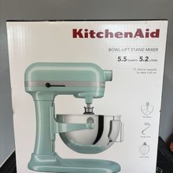KitchenAid 5.5 Quart Bowl-Lift Stand Mixer