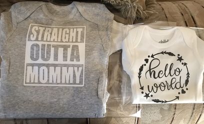 Baby onesie can personalize