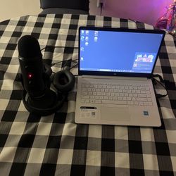 Hp Computer Blue Yeti Mic Jbl Headphones 