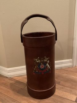 Regal Coat of Arms Leather Shooting Stick Cannister