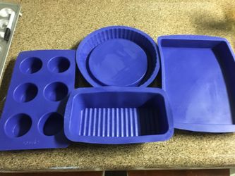 Silicone Bakeware-$15