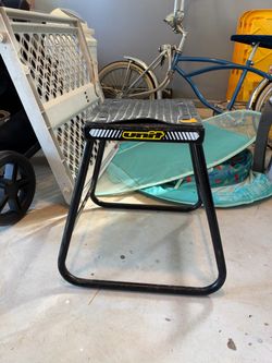Dirt bike stand