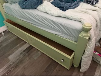 Children’s bedroom set
