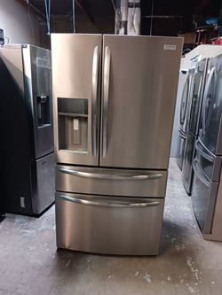 Refrigerator Frigidaire gallery counter depht in stainless steel 40 days warranty Delevery