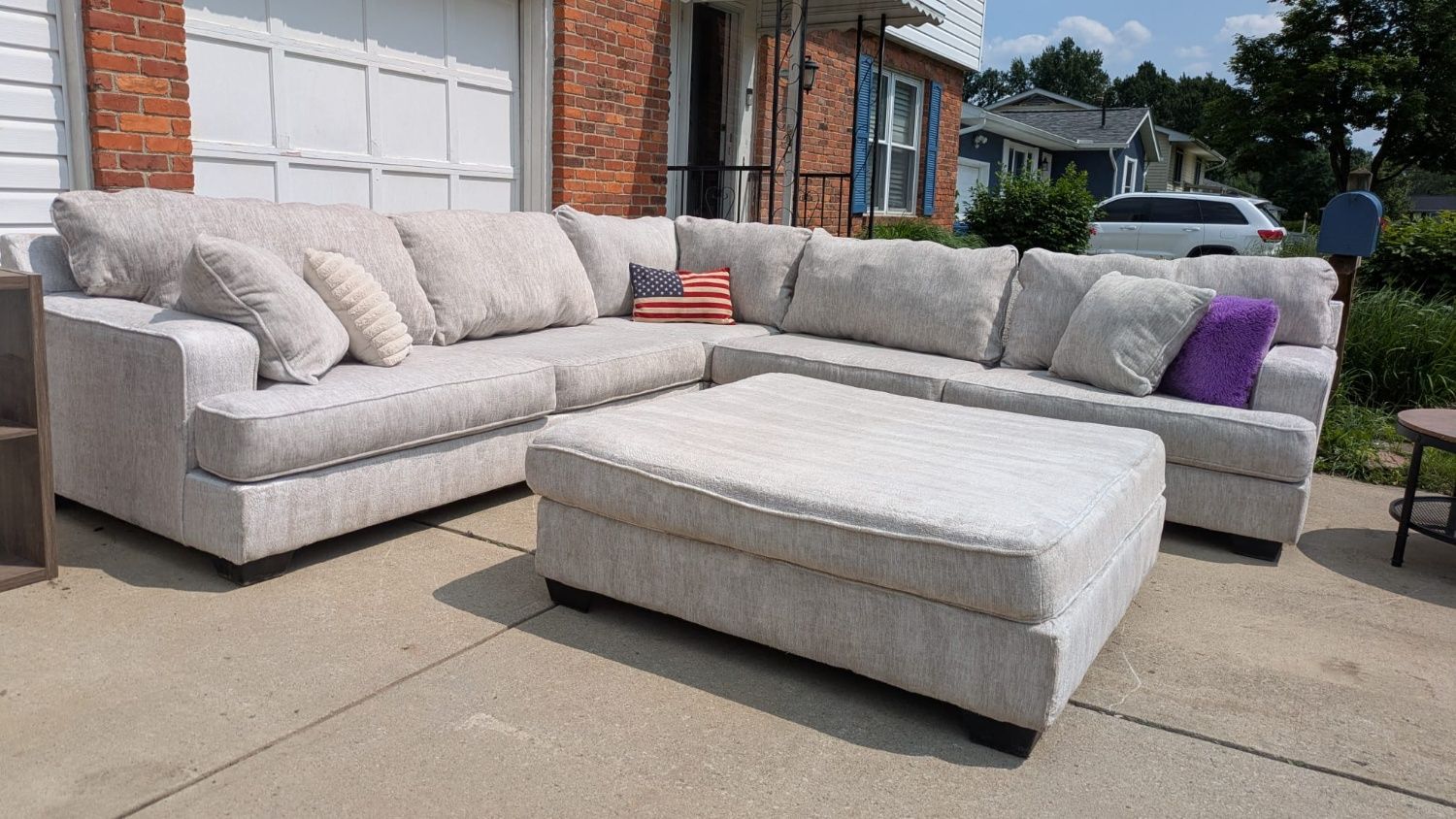 🛋️💥 Ashley Rawcliffe Sectional With Ottoman💥 Free Delivery And Financing Available!
