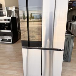 New Samsung Bespoke 29 cu. ft. 4-Door Flex Refrigerator with Beverage Zone & Auto Open Door RF29DB9700QL
