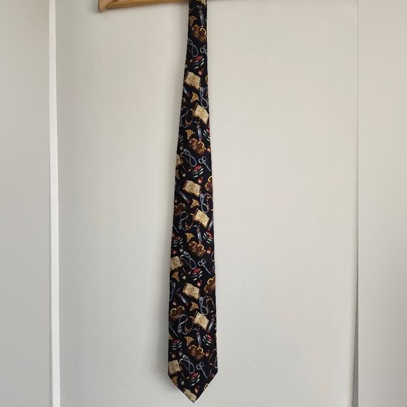 Alynn Mens "Is There A Doctor In The House" Silk Tie
