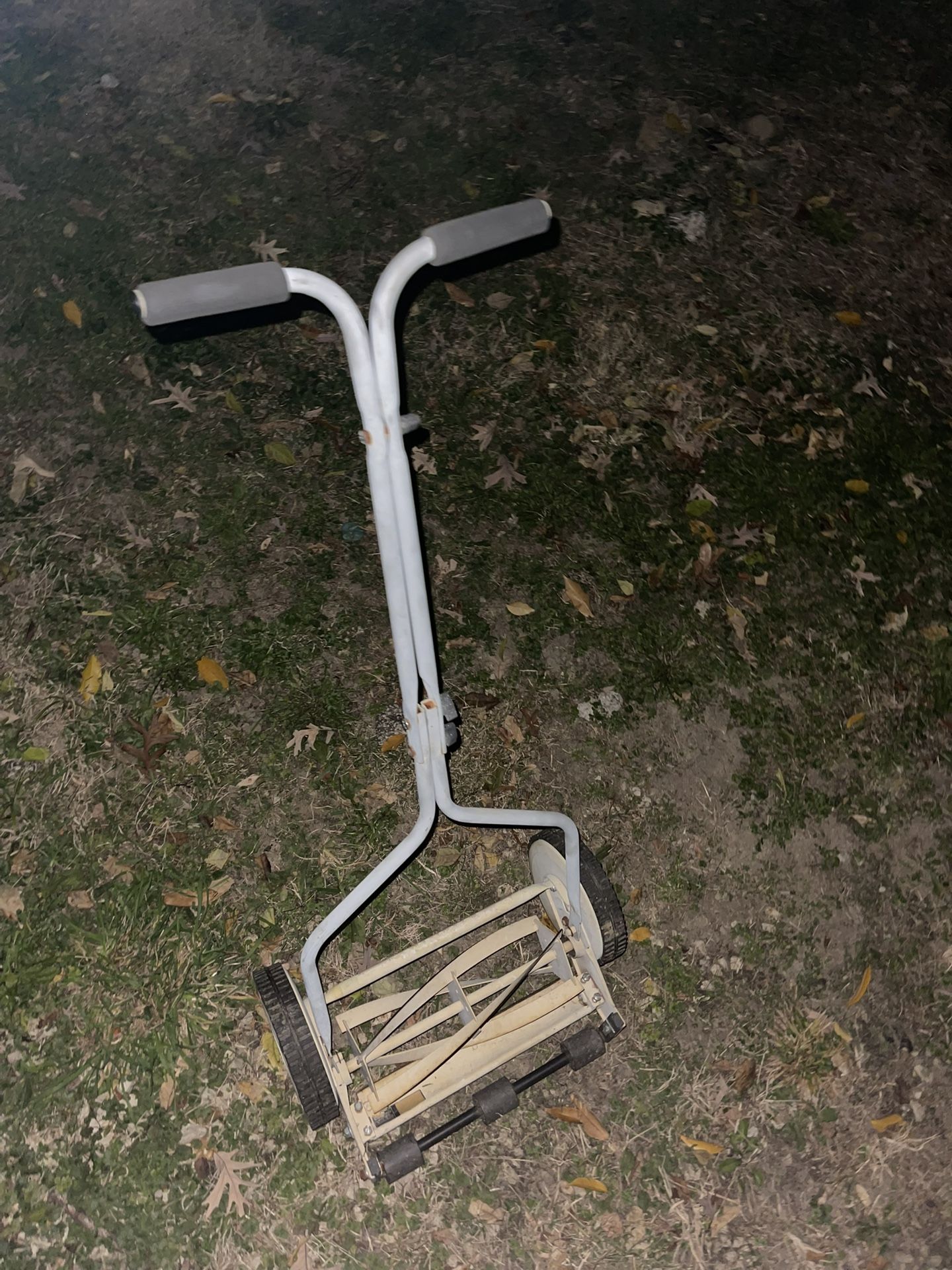 Push Grass Cutter