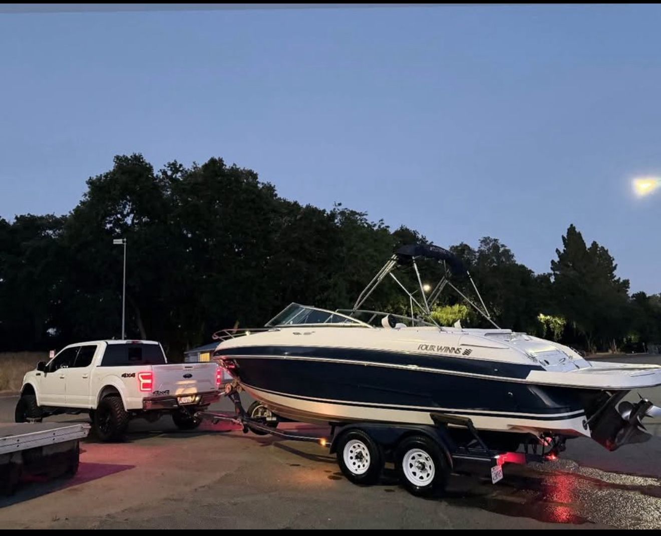 2004 Four Winns Sundowner 225