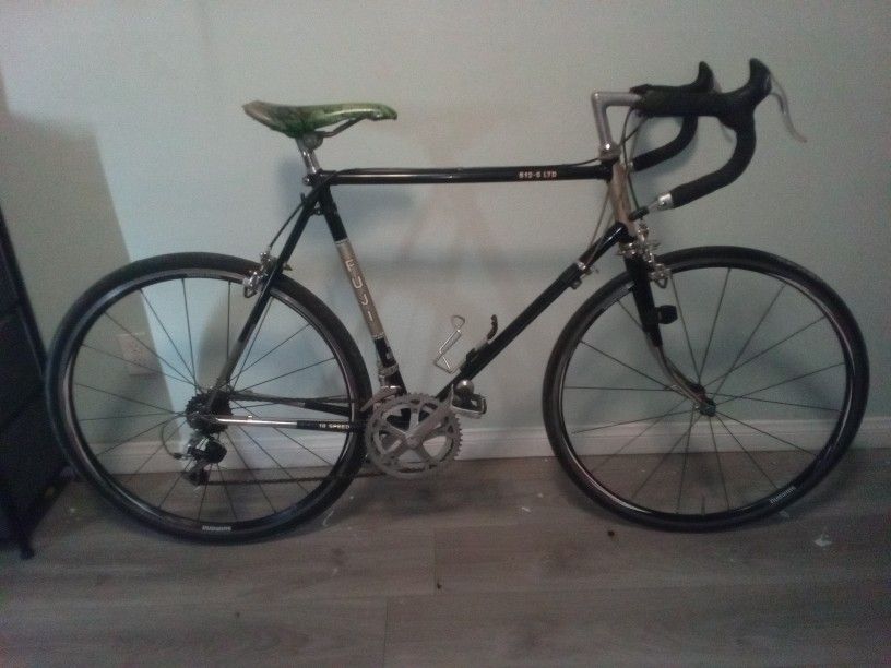Fuji S-12 18 Speed Road Bike