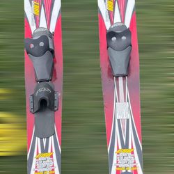 HO Wide Trax Super Shaped Water Skis