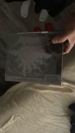 Pitch black Pokemon ETB