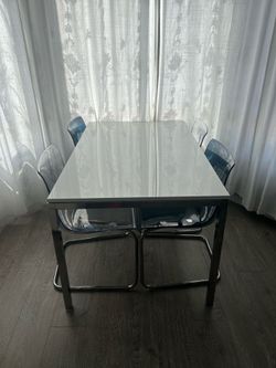 Table with 4 chairs
