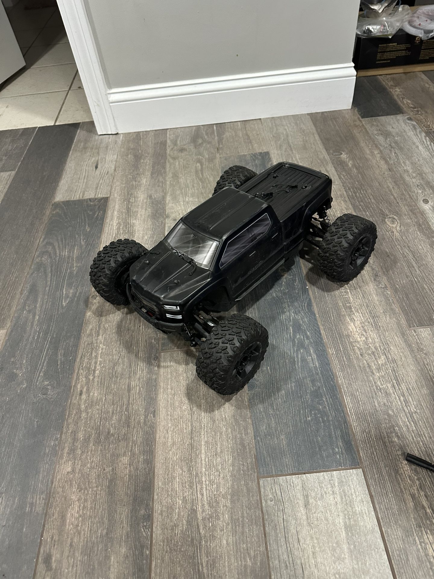 1/10 ARRMA BIG ROCK 223S