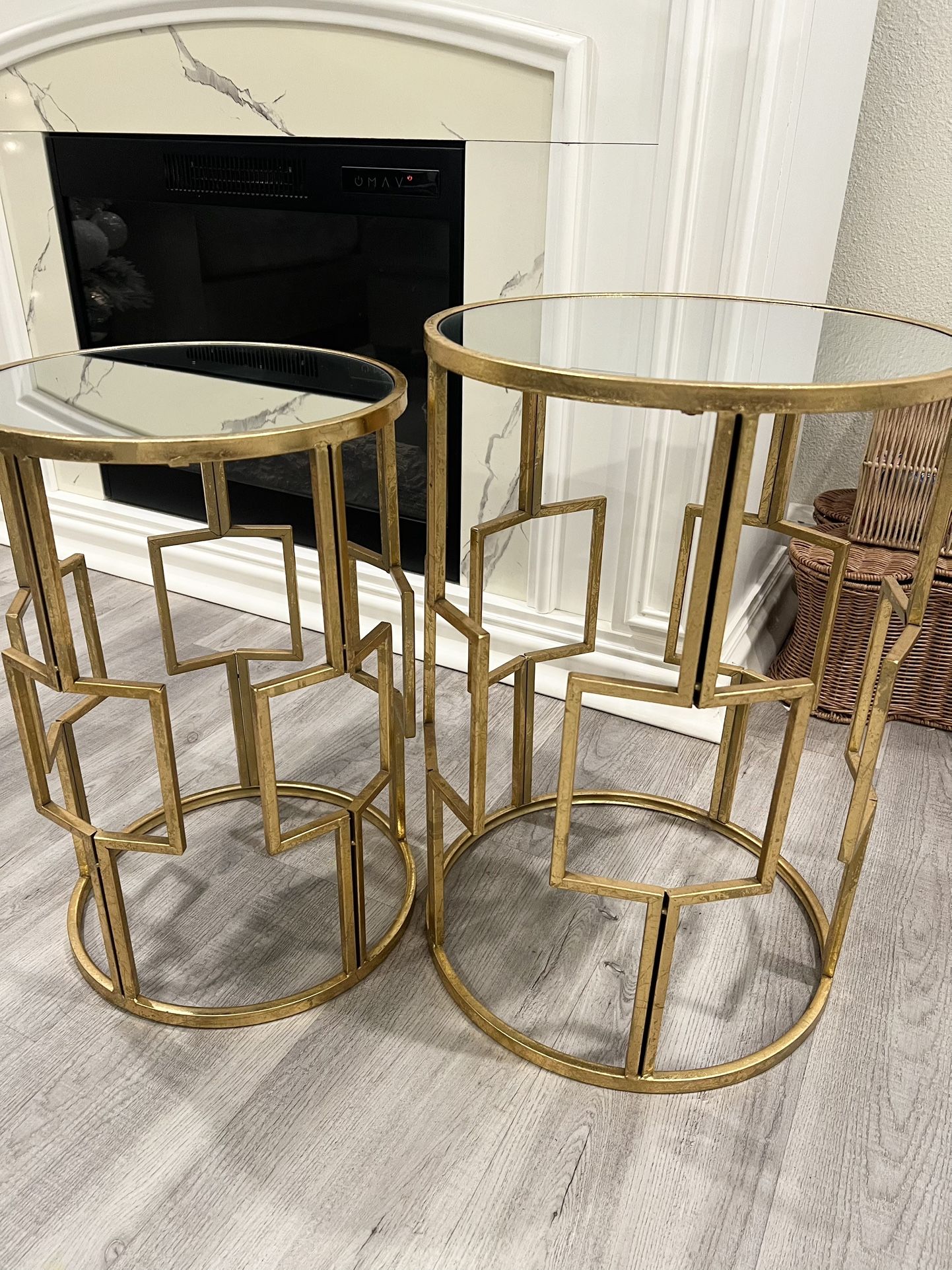 Side Tables 
